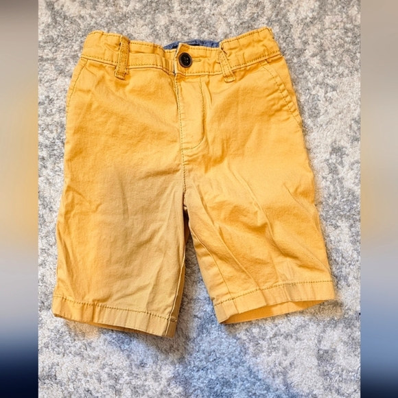 Oshkosh 5T Toddler Mustard Shorts - Picture 1 of 3